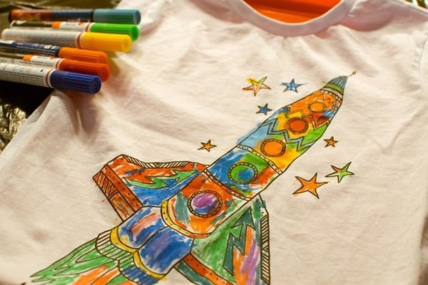 Comment personnaliser le textile des enfants avec leurs personnages préférés, leurs dessins ou leurs initiales ?